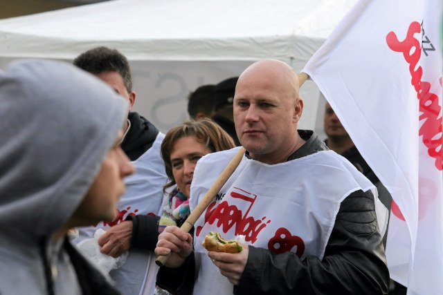 Górnicy nie zamierzają godzić się na rządowy plan restrukturyzacji górnictwa. Na zdjęciu: listopadowa manifestacja górników przed siedzibą Jastrzębskiej Spółki Węglowej
