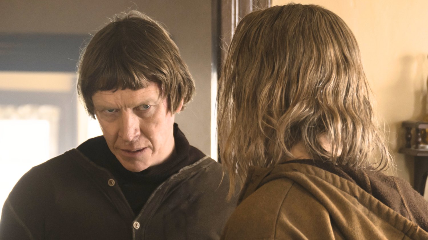 Ostatni sezon "Fargo" jest niedocenionym kryminałem. Wciąga jak diabli Sam Spruell w 5. sezonie serialu "Fargo"