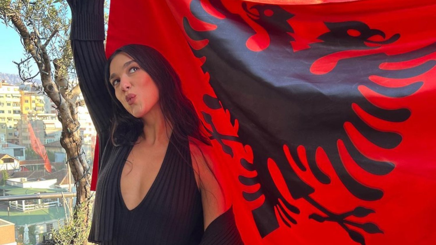 Dua Lipa odmówiła występu w Katarze i właśnie przyjęła albańskie obywatelstwo.