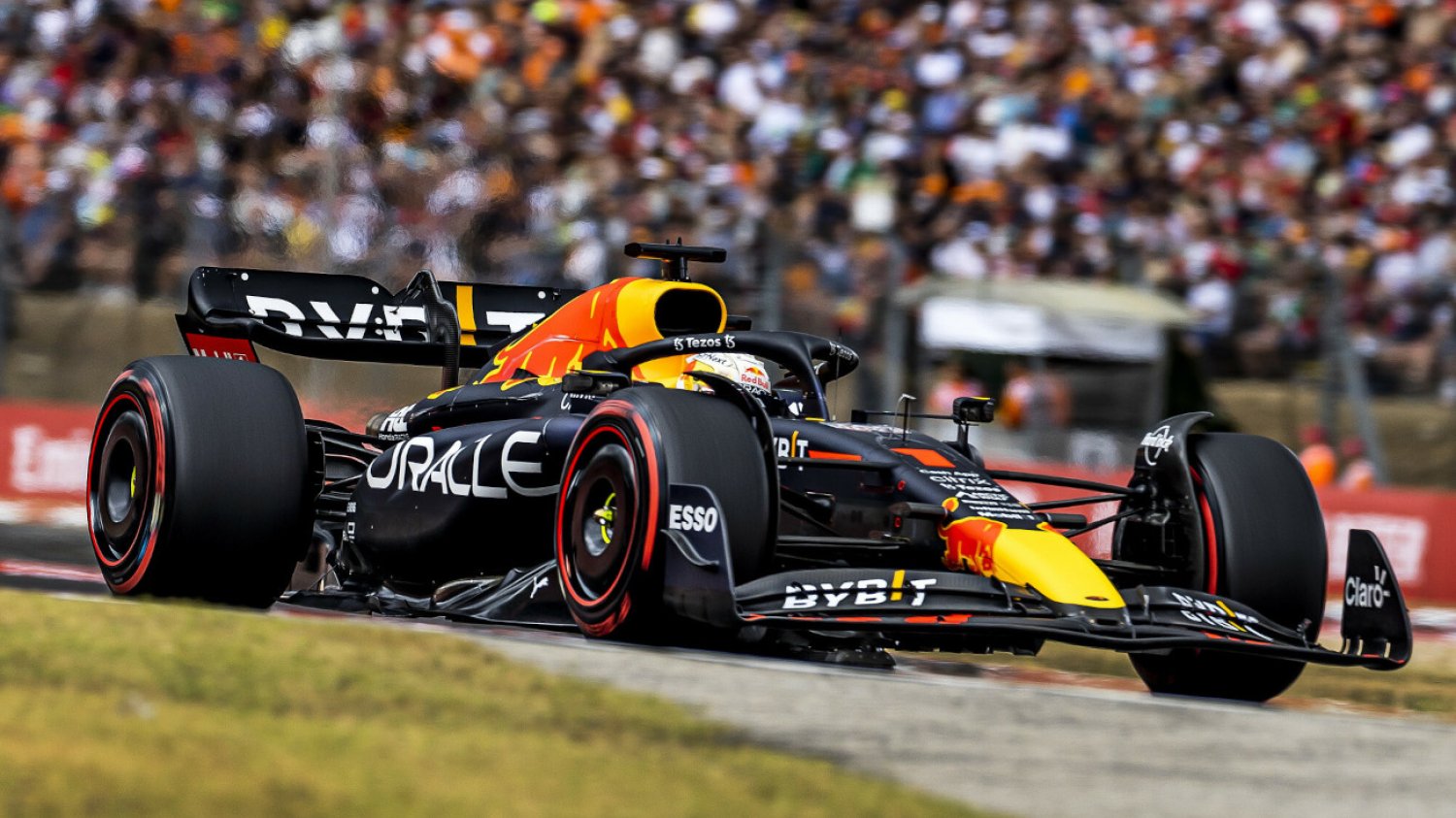 Max Verstappen zwyciężył podczas Grand Prix Węgier. Mistrz świata zanotował genialny start na torze Hungaroring.
