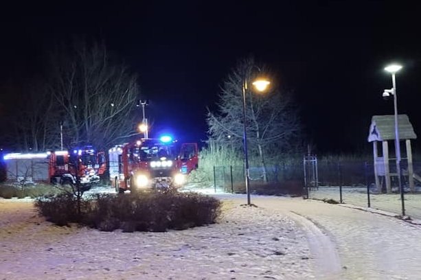 Dramat w Iławie. Lód załamał się pod dwoma 8-latkami.