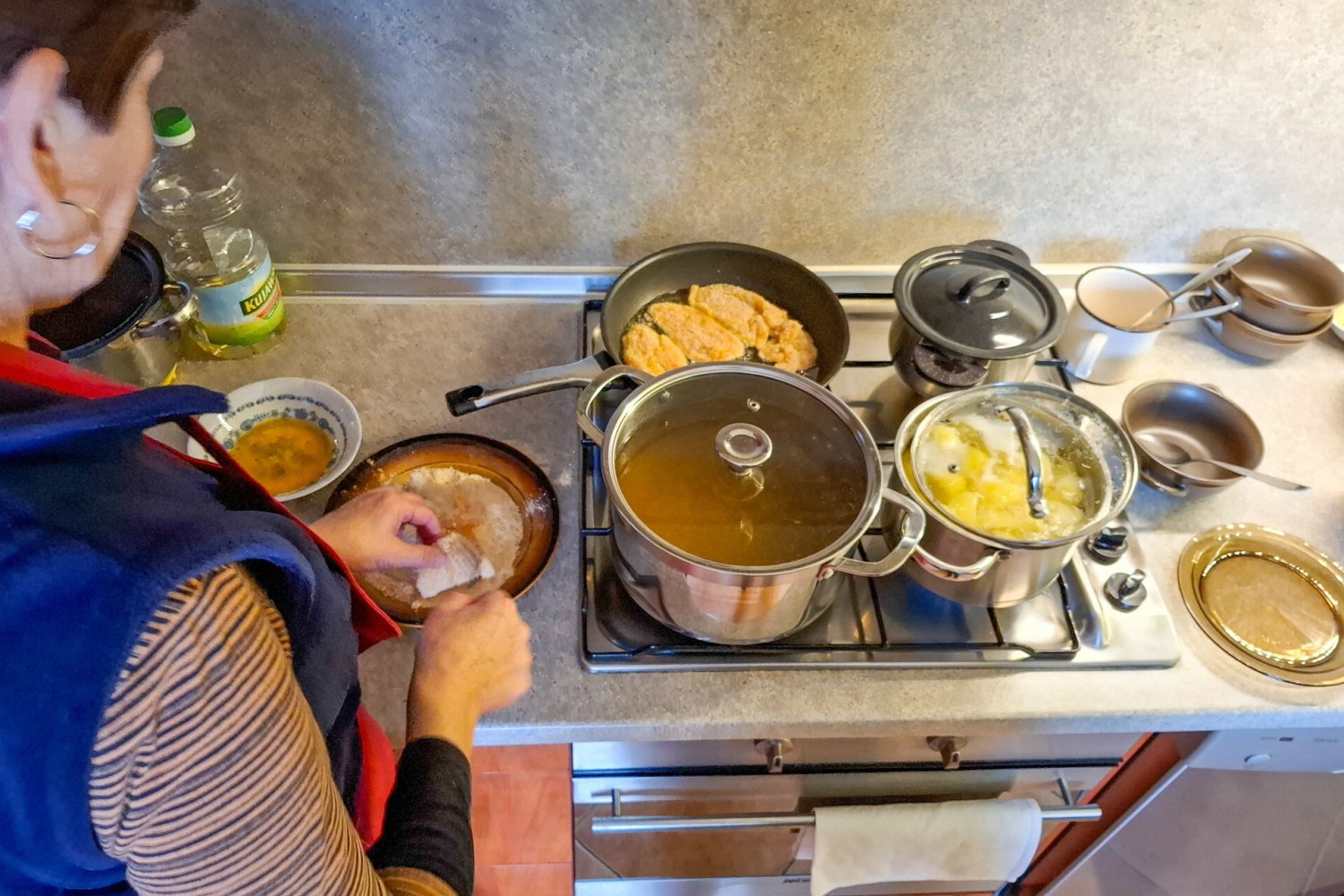 Jak gotować ziemniaki? Powinniśmy je wrzucać do wrzącej wody