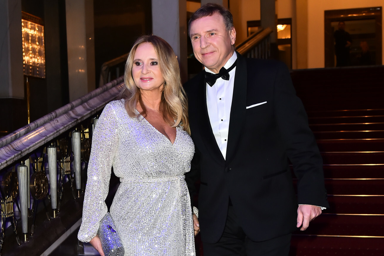 Żona Kurskiego pozywa nową TVP! Poszło o zarobki byłej dyrektor "Pytania na Śniadanie"