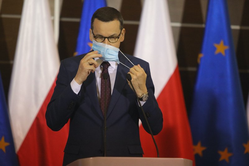 Mateusz Morawiecki chwalił się skutecznością lockdownu w Polsce.
