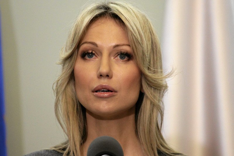 Książka Magdaleny Ogórek zebrała druzgocące recenzje.