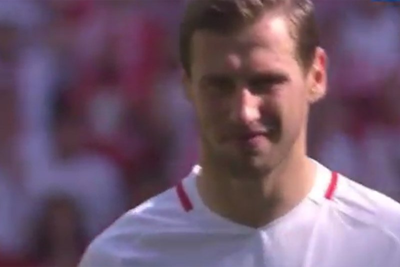 Zobacz decydującego karnego w wykonaniu Grzegorza Krychowiaka.