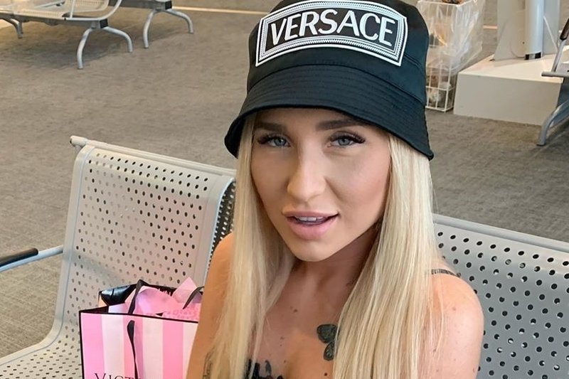 Celebrytce nie podobał się jej dawny wygląd.