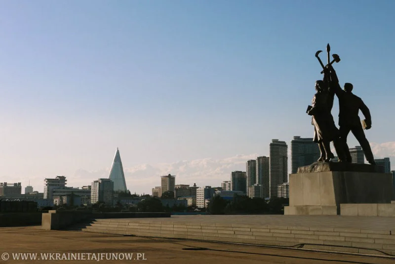Panorama Pjongjangu z wieży Juche.