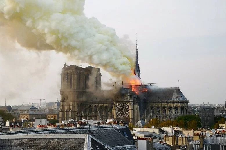 Także muzułmanie zaoferowali pomoc w odbudowie katedry Notre Dame.