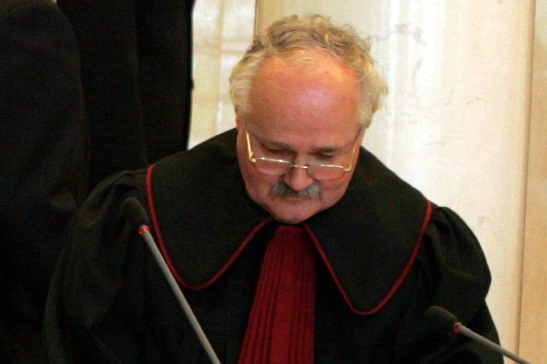 Prokurator w stanie spoczynku Wojciech Sadrakuła prowadził lekcje dla młodzieży w ramach Tygodnia Konstytucyjnego.