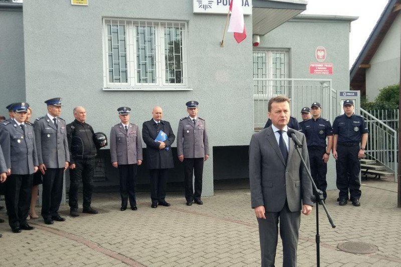 Minister Mariusz Błaszczak otworzył we wrześniu posterunek policji w Rokietnicy w Wielkopolsce.