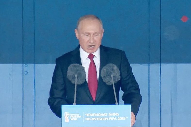 Władimir Putin przemawia podczas otwarcia mistrzostw świata w Rosji.