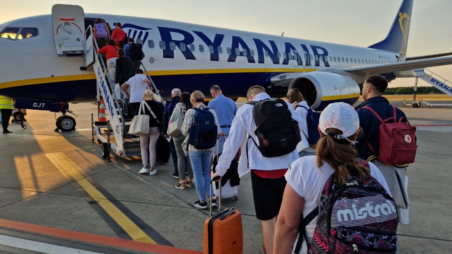 Ryanair zaczął bardziej pilnować bagaży podręcznych Ryanair ściga pasażerów
