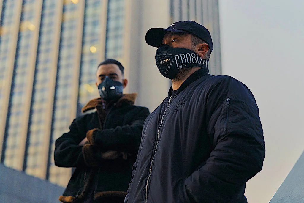 Steez (po lewej) i Oskar właśnie wyszli zaczerpnąć świeżego powietrza