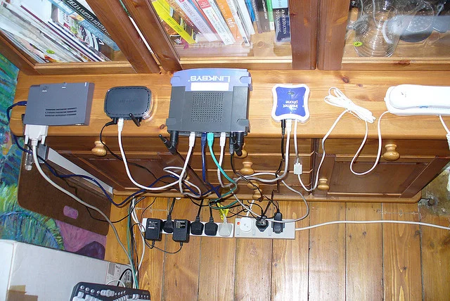 Niezbyt mądre nagromadzenie elektroniki.
