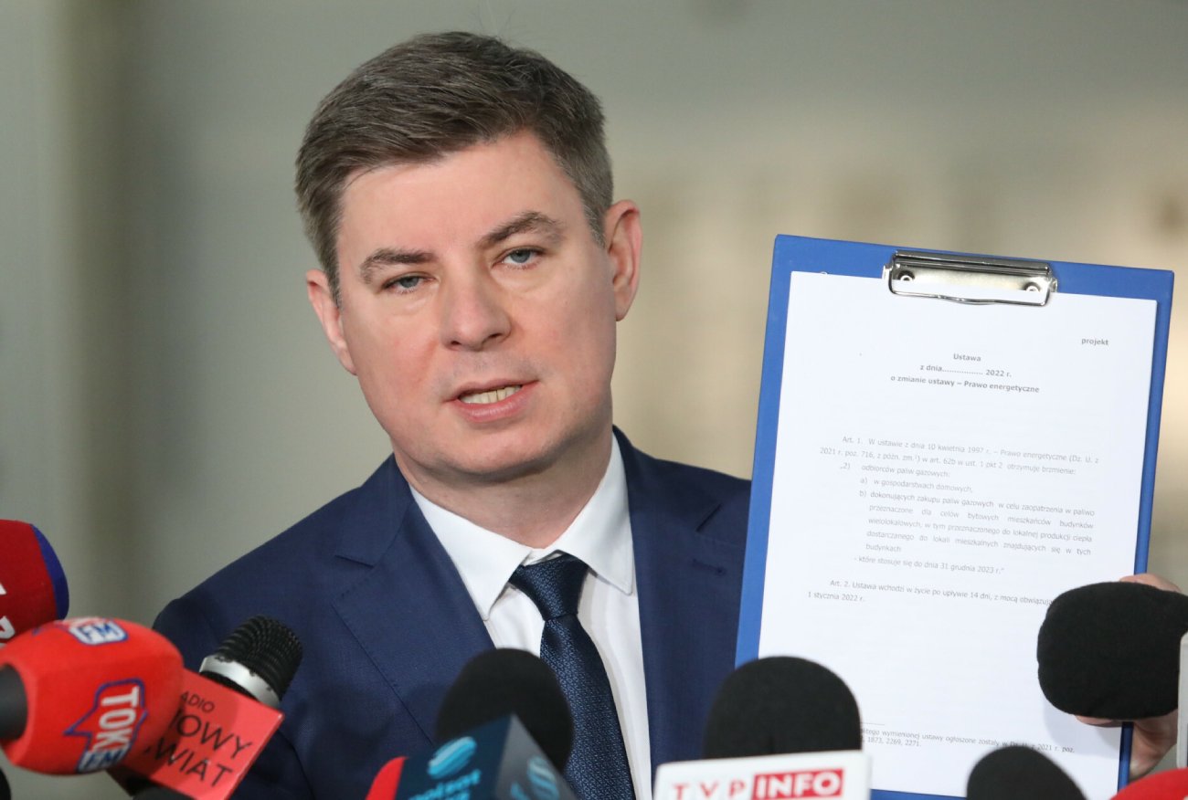 Ruszyli pod biura PO. Grabiec zripostował polityków PiS.