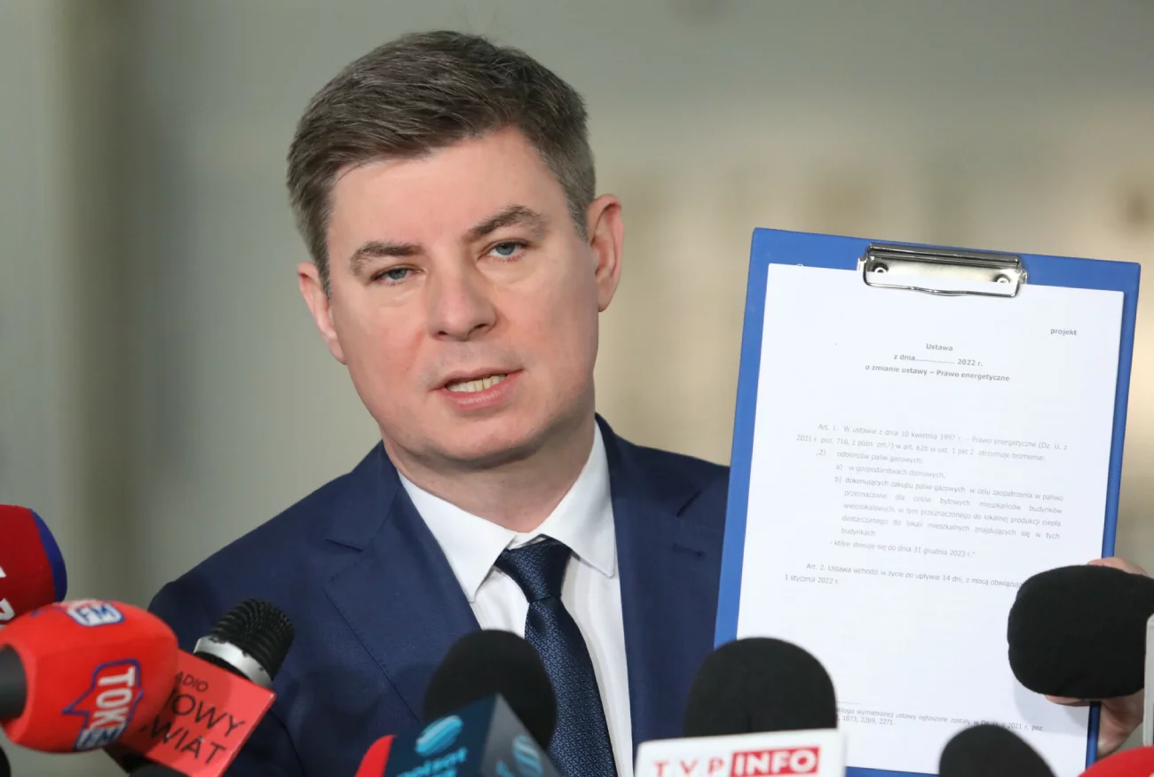 Ruszyli pod biura PO. Grabiec zripostował polityków PiS.