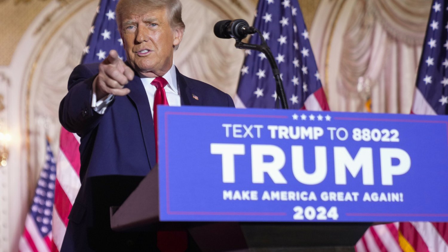 Donald Trump ogłasza start w wyborach prezydenckich 2024.