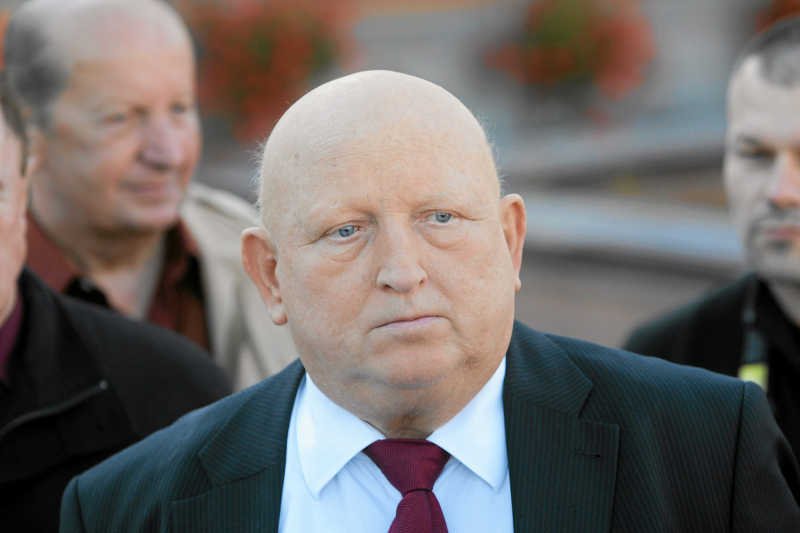 Zdaniem Józefa Oleksego publikacja rozmów Radosława Sikorskiego nie dyskwalifikuje go jako ministra spraw zagranicznych.