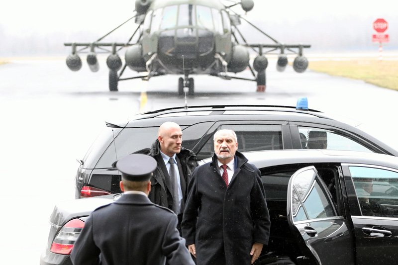 Tym razem Antoni Macierewicz chyba nie kręcił w sprawie śmigłowców. MON poinformował o uruchomieniu procedury zakupu kilku maszyn.