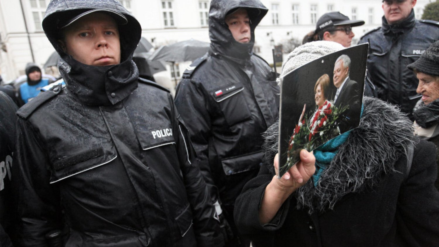 Policjanci ze Śląska nie pojawią się najbliższej miesięcznicy smoleńskiej. Przełożeni obawiają się buntu.
