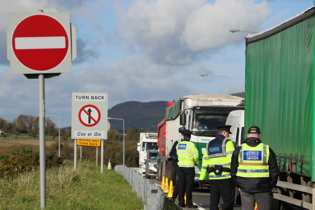 Policja bada teraz przyczyny i okoliczności wypadku, który w czwartek spowodował mieszkający w Irlandii kierowca z Polski.