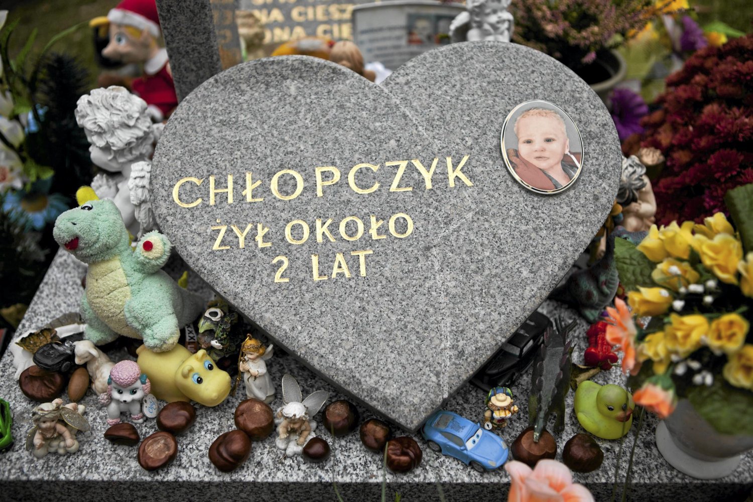 Grób Szymonka znalezionego na peryferiach Cieszyna