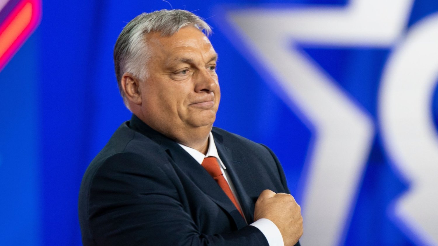 Victor Orbán składa obietnice wyborcze Victor Orbán chce kupić głosy Węgrów