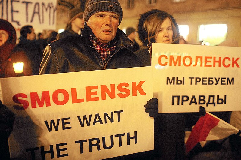 Czy takie hasła trafią wreszcie do zachodnich mediów? Teorię zamachu w Smoleńsku na poważnie analizuje dziś niemiecki dziennik "Die Welt". Na Zachodzie piszą też o zamieszkach podczas Święta Niepodległości i podziałach w naszym kraju