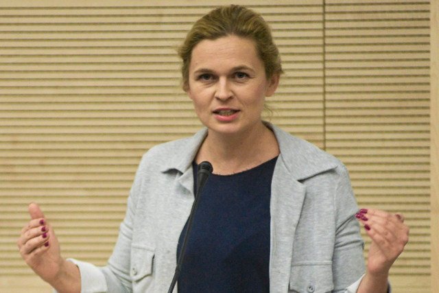 Barbara Nowacka uważa, że w polskiej polityce powinna powstać "kobieca sieć"