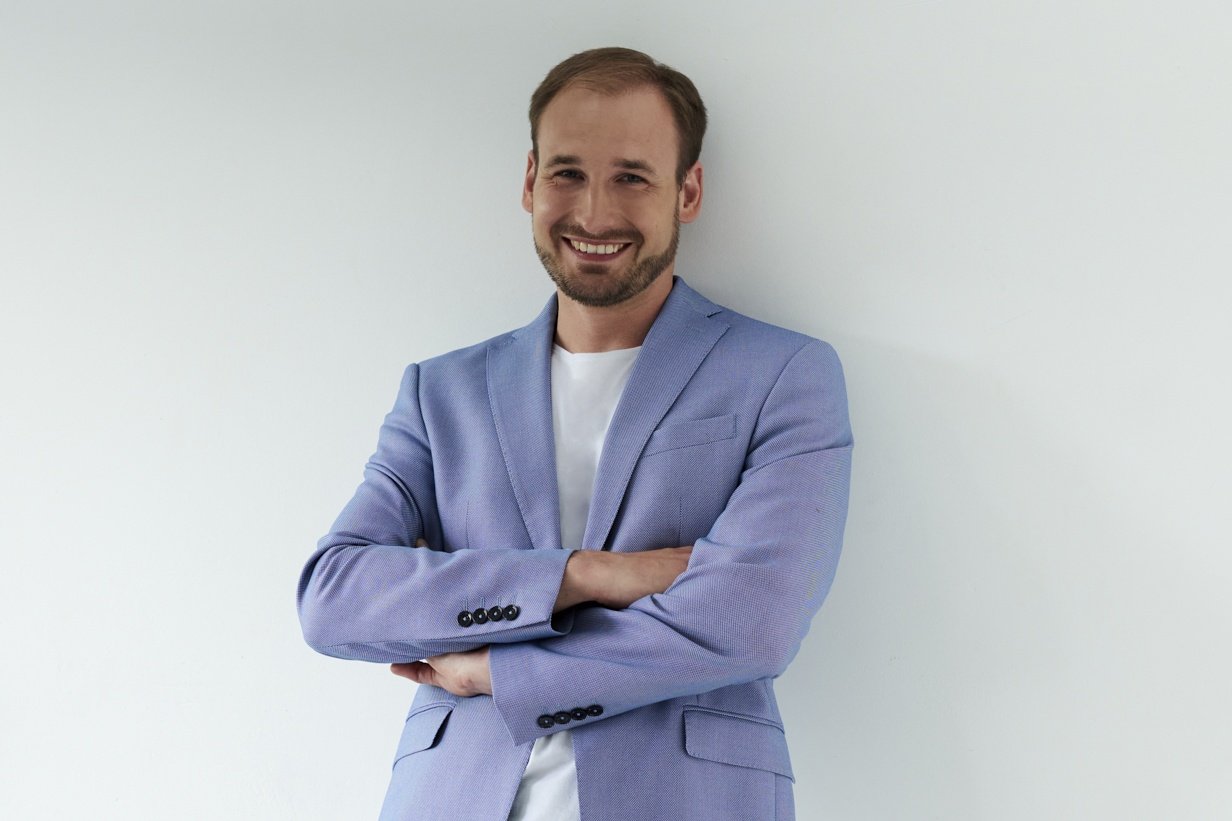 O potrzebach i oczekiwaniach konsumentów na rynku akcesoriów do higieny jamy ustnej, asortymencie SEYSSO, historii polskiej marki i jej pozycji na rynku rozmawiamy z jej założycielem Wojciechem Madejem