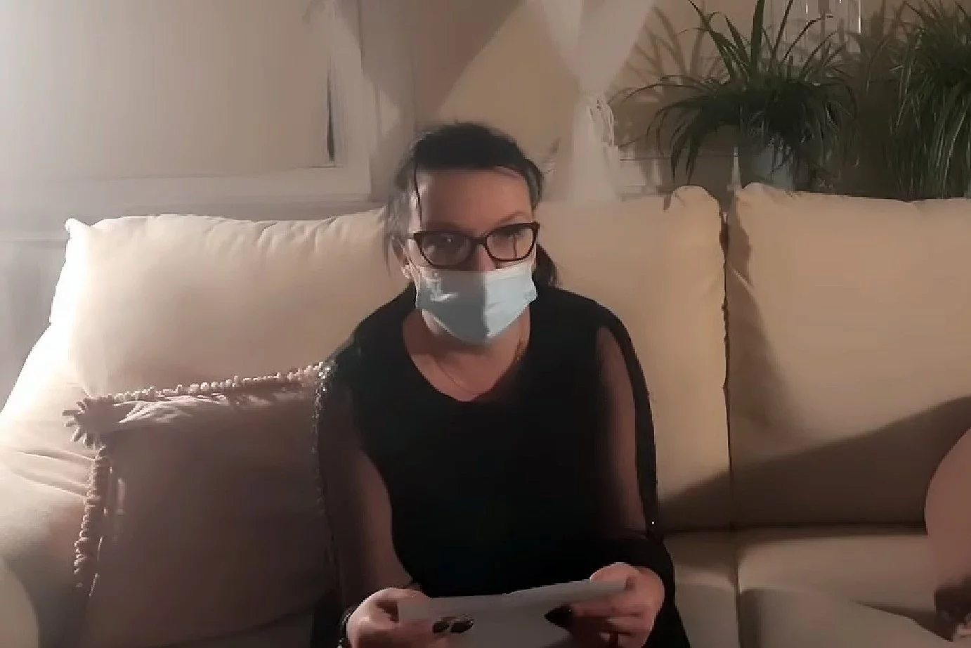 Wioletta Paciepnik, czyli siostra bliźniaczka zmarłej Agnieszki z Częstochowy wydała oświadczenie. Wioletta Paciepnik, czyli siostra bliźniaczka zmarłej Agnieszki z Częstochowy wydała oświadczenie.