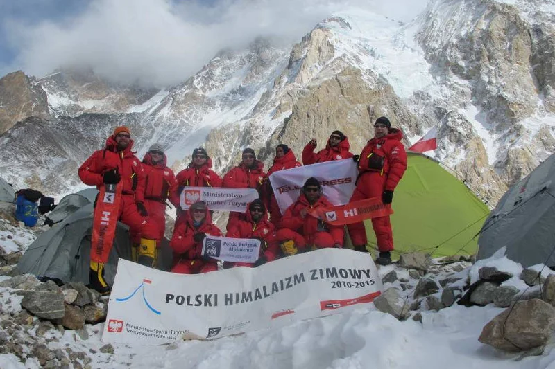Polacy jako pierwsi zdobyli zimą najwięcej ośmiotysięczników. Mówi się o nich "lodowi wojownicy".