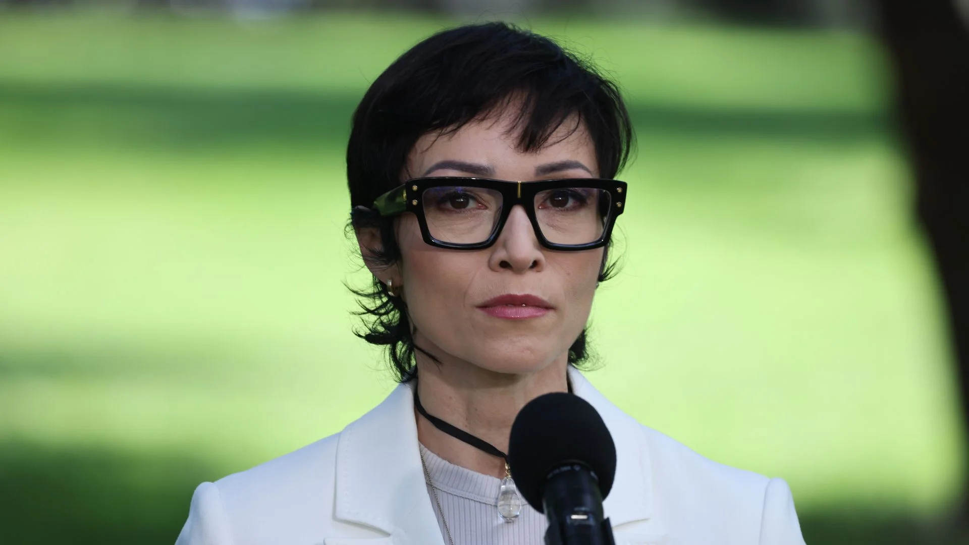 Policja w domu Mróz-Gorgoń. Sprawa raportu z AI wchodzi w zupełnie nową fazę Barbara Mróz-Gorgoń