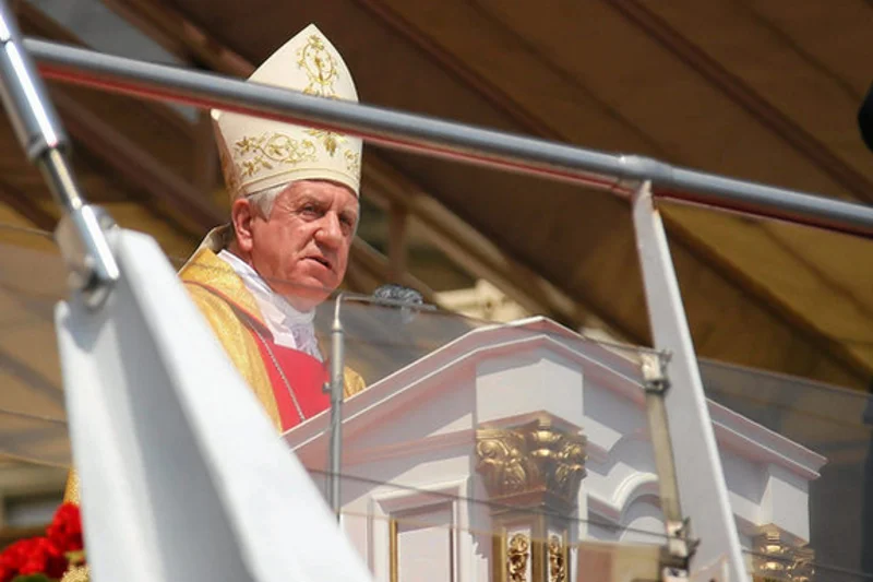 Episkopat: nie będzie ekskomuniki za poparcie in vitro.
