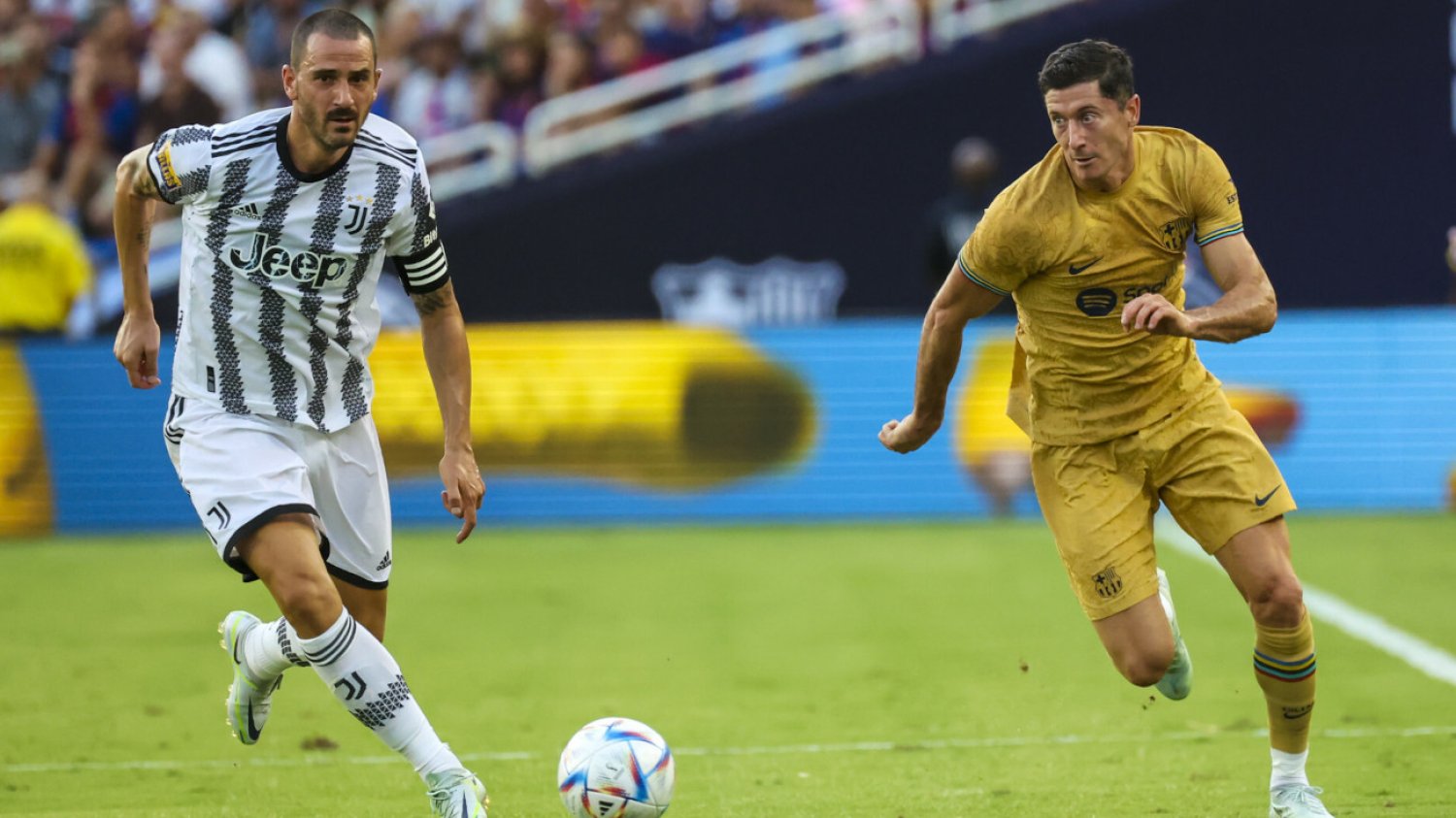 Robert Lewandowski w meczu z Juventusem Turyn nie miał zbyt wielu okazji, żeby wpisać się na listę strzelców.