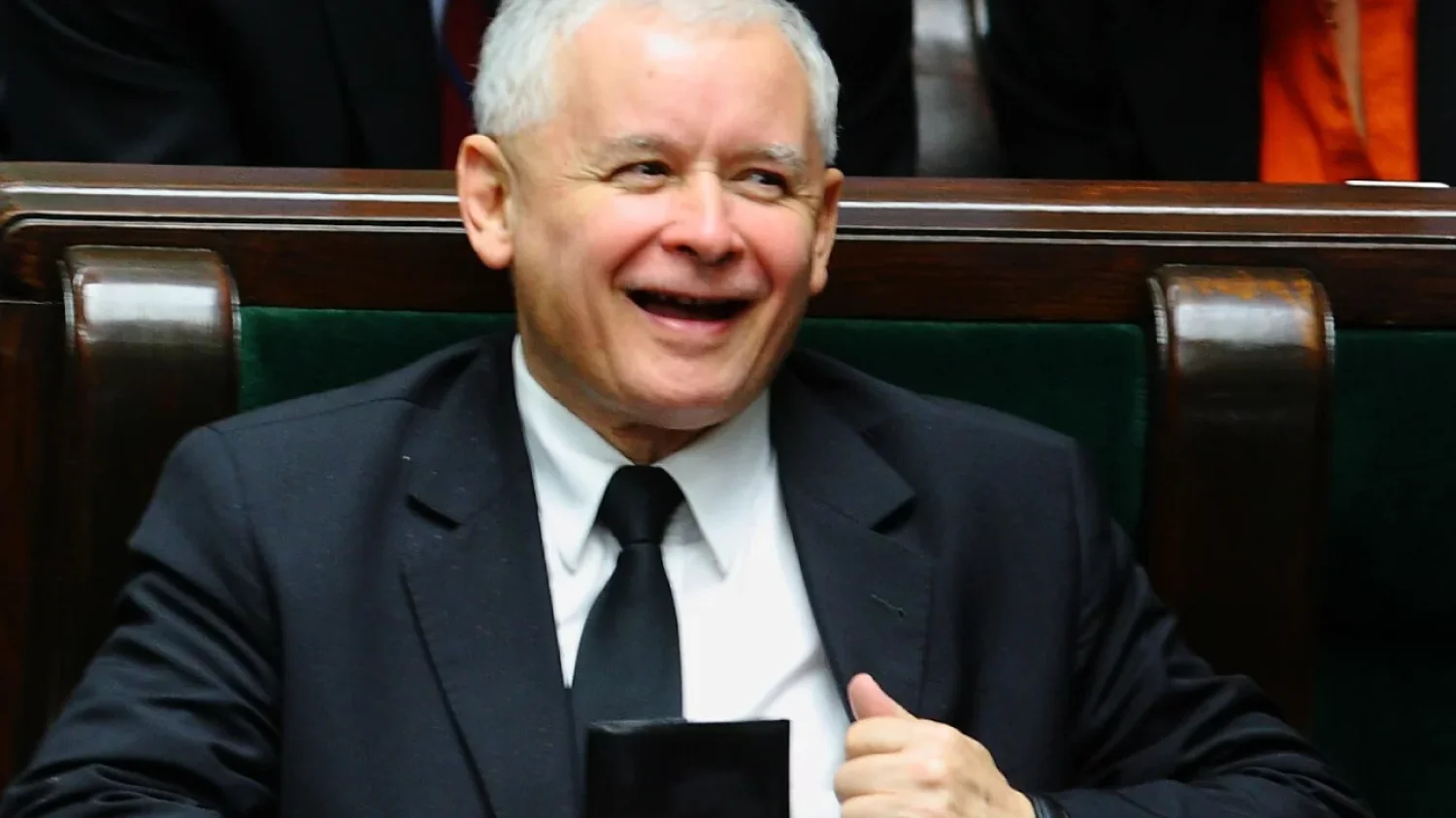 Jarosław Kaczyński skorzysta na nowym zapisie.