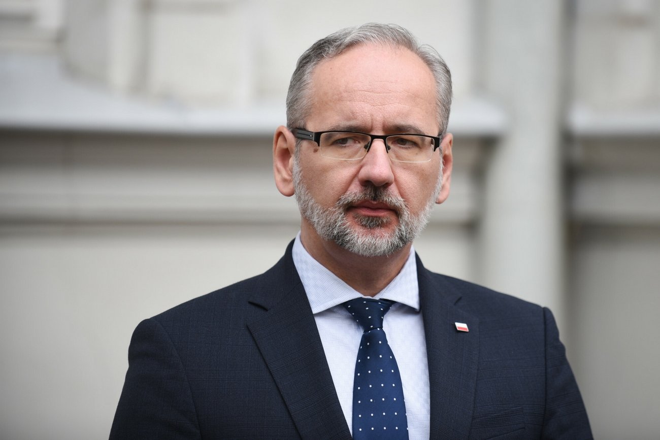 Adam Niedzielski o tym, czy 1 listopada będą zamknięte cmentarze.