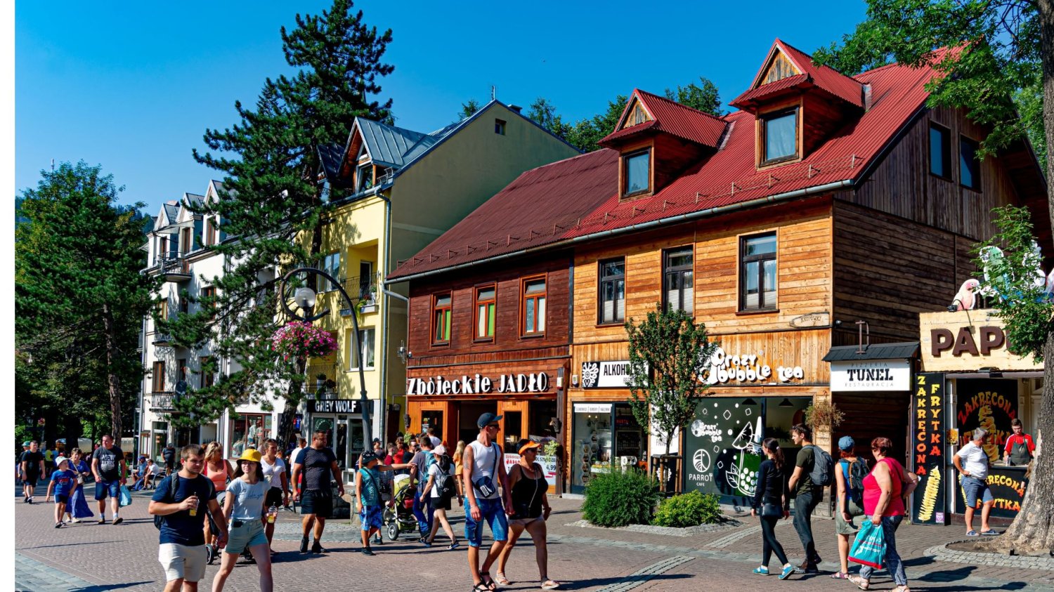 Zakopane co rok przyciąga tłumy turystów Zakopane co rok przyciąga tłumy turystów