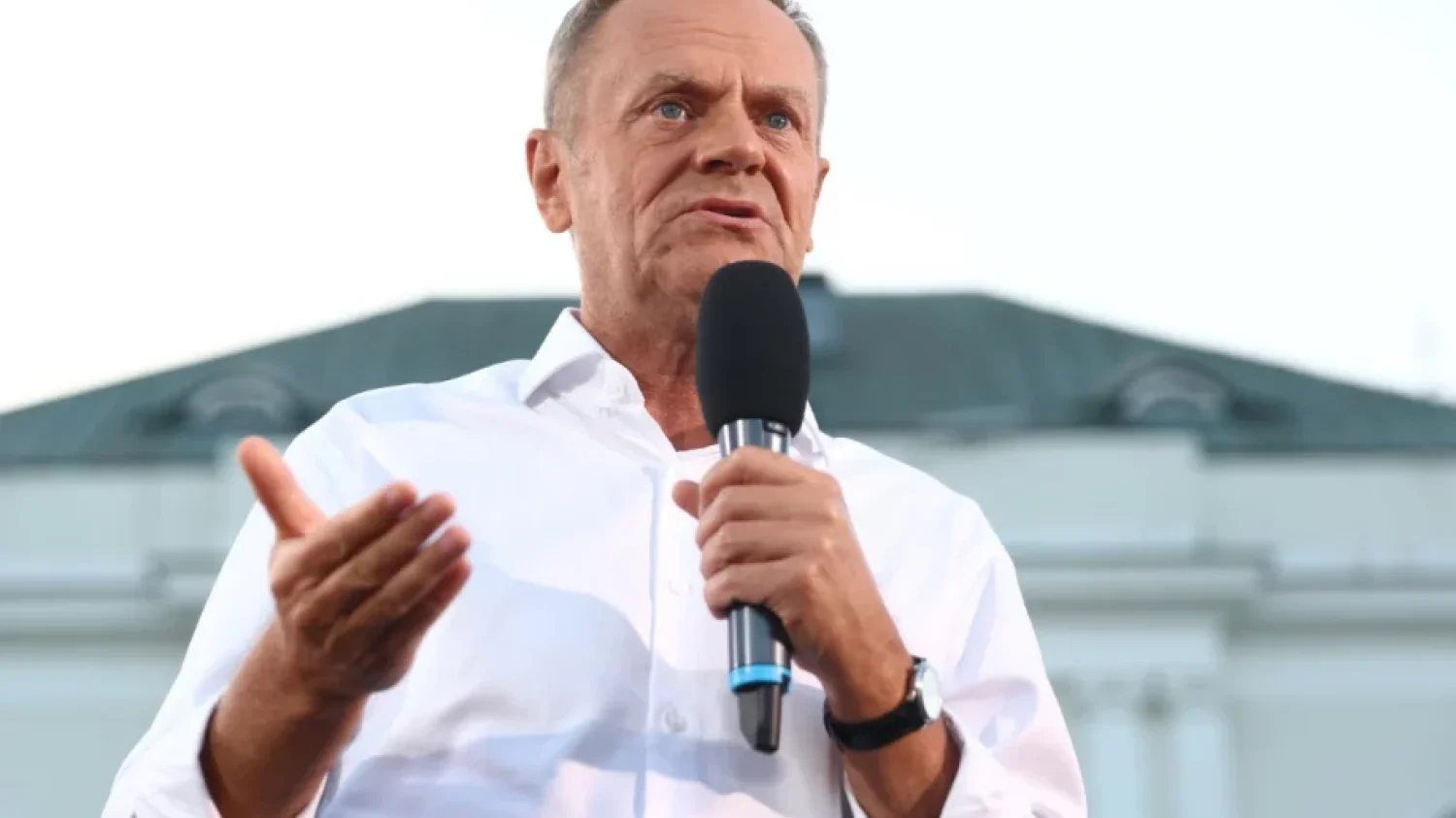 Donald Tusk: Co najmniej kilkaset osób podejrzewanych o terroryzm właśnie wjechało na polskich wizach do Europy.