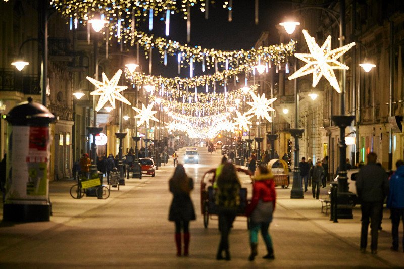 Na największej ulicy w Łodzi, trzech Niemców zostało dotkliwie pobitych przez nieznanych sprawców. Za to, że mówili po niemiecku.