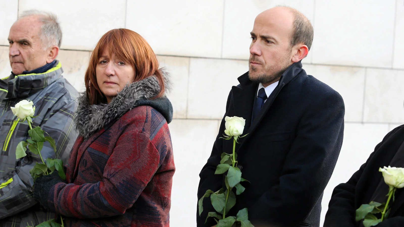 Borys Budka wśród żałobników na pogrzebie Piotra Szczęsnego, który dokonał samospalenia pod Pałacem Kultury i Nauki w proteście przeciwko działaniom PiS.
