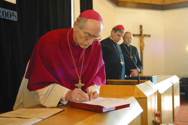 Punkt dokumentu synodu dotyczący rozwodników przeszedł przewagą ledwie 1 głosu
