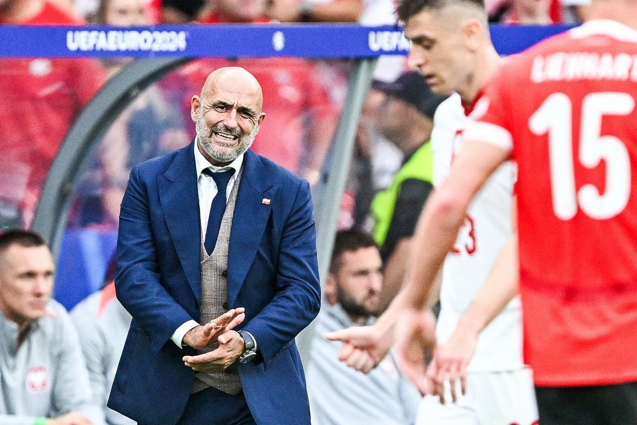 "Spojrzenie na reprezentacje Niemiec, Anglii, Francji i Holandii, nasuwa myśl, iż kilku imigrantów w składzie bardzo by nam się przydało" - pisze Tomasz Lis