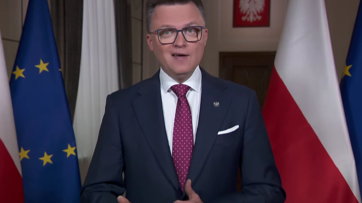 Orędzie Hołowni. "Samymi pięściami nic się nie zbuduje"