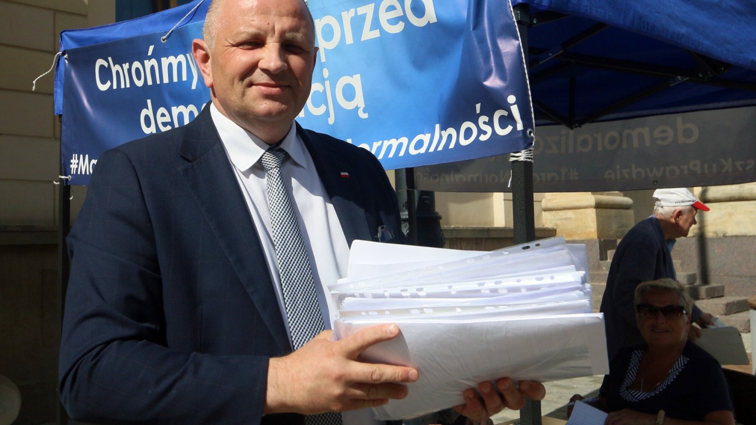 Sąd nakazał zapłacić radnemu PiS Tomaszowi Pitusze 5 tys. na rzecz organizacji Marsz Równości w Lublinie.