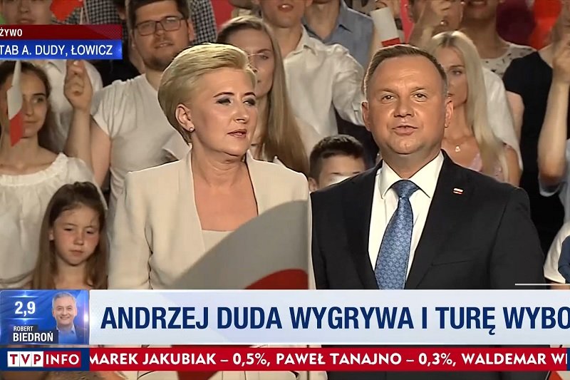 Andrzej Duda dostał w TVP Info ponad 30 minut na żywo. Pominięto inne sztaby wyborcze.