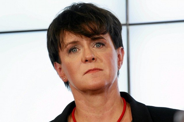 Fiasko akcji "darmowy podręcznik" niewątpliwie popsułoby wizerunek minister Joanny Kluzik-Rostkowskiej