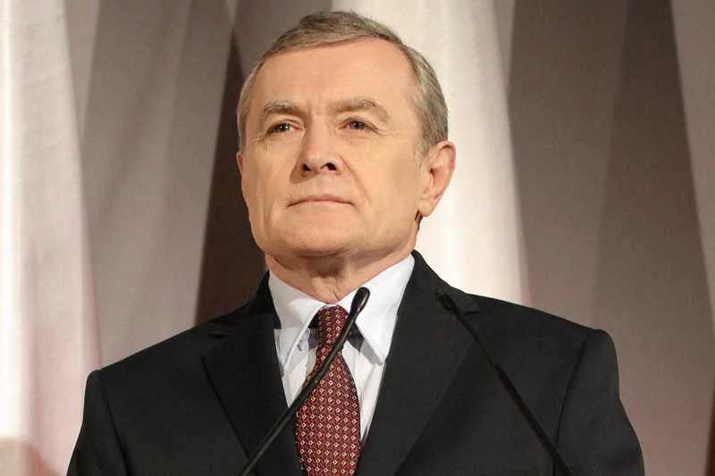 Prof. Piotr Gliński podczas konferencji prasowej przedstawiał program "swojego" rządu