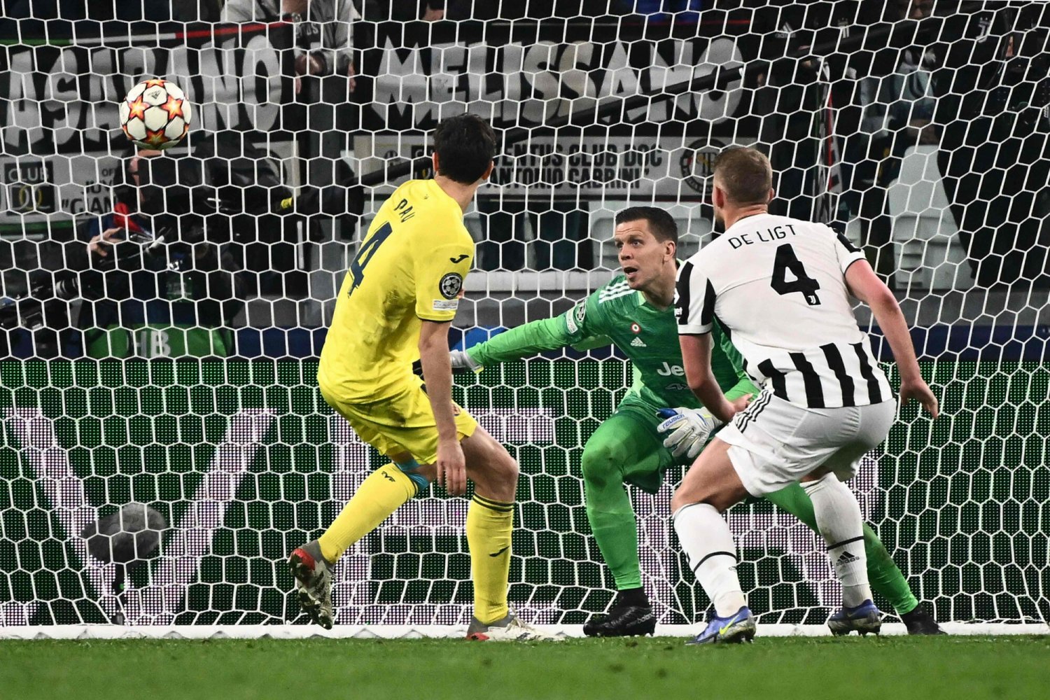 Wojciech Szczęsny i jego Juventus Turyn za burtą Ligi Mistrzów, końcówka meczu była dla Włochów koszmarna